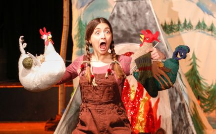 Natasha Granger with the cockerel and hen from Oskar's Amazing Adventure - Photo © Paul Mansfield (show for young children and their families)"